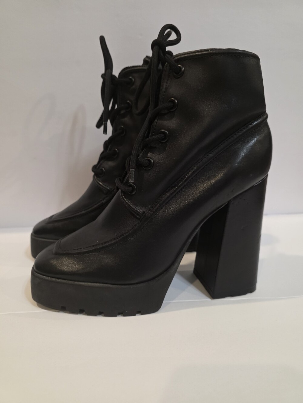 Schutz Taliani Black Leather Chunky Platform Lug Sole Block Heel Boots 9.5 New